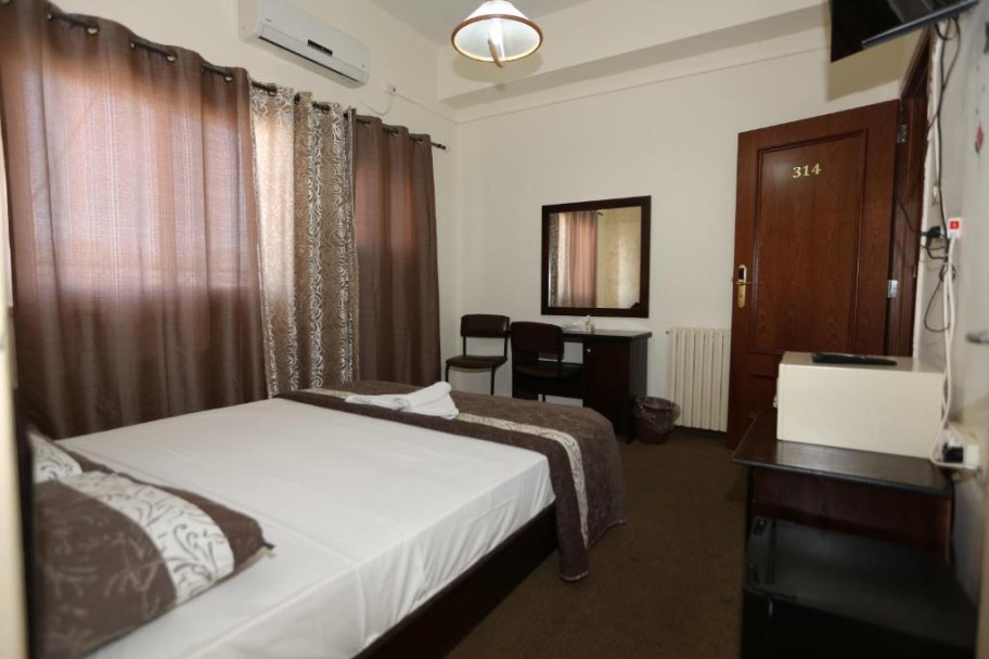VICTORIA HOTEL